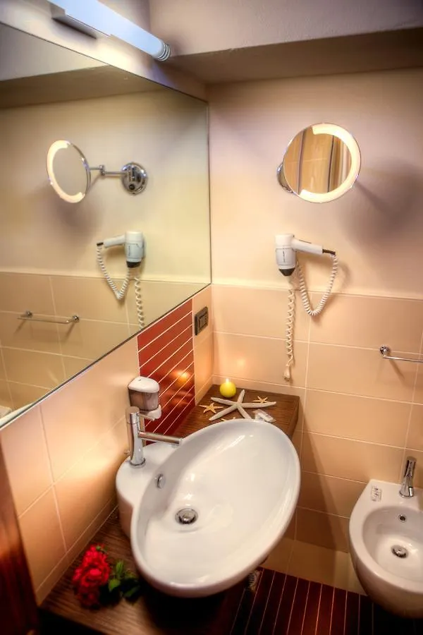 Hotel Krone Лидо-ди-Классе