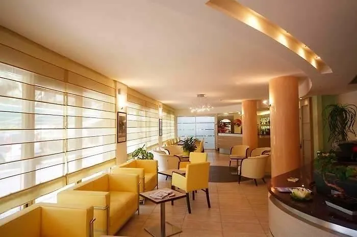 Hotel Krone Лидо-ди-Классе