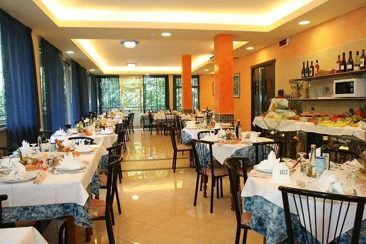 Hotel Krone Лидо-ди-Классе