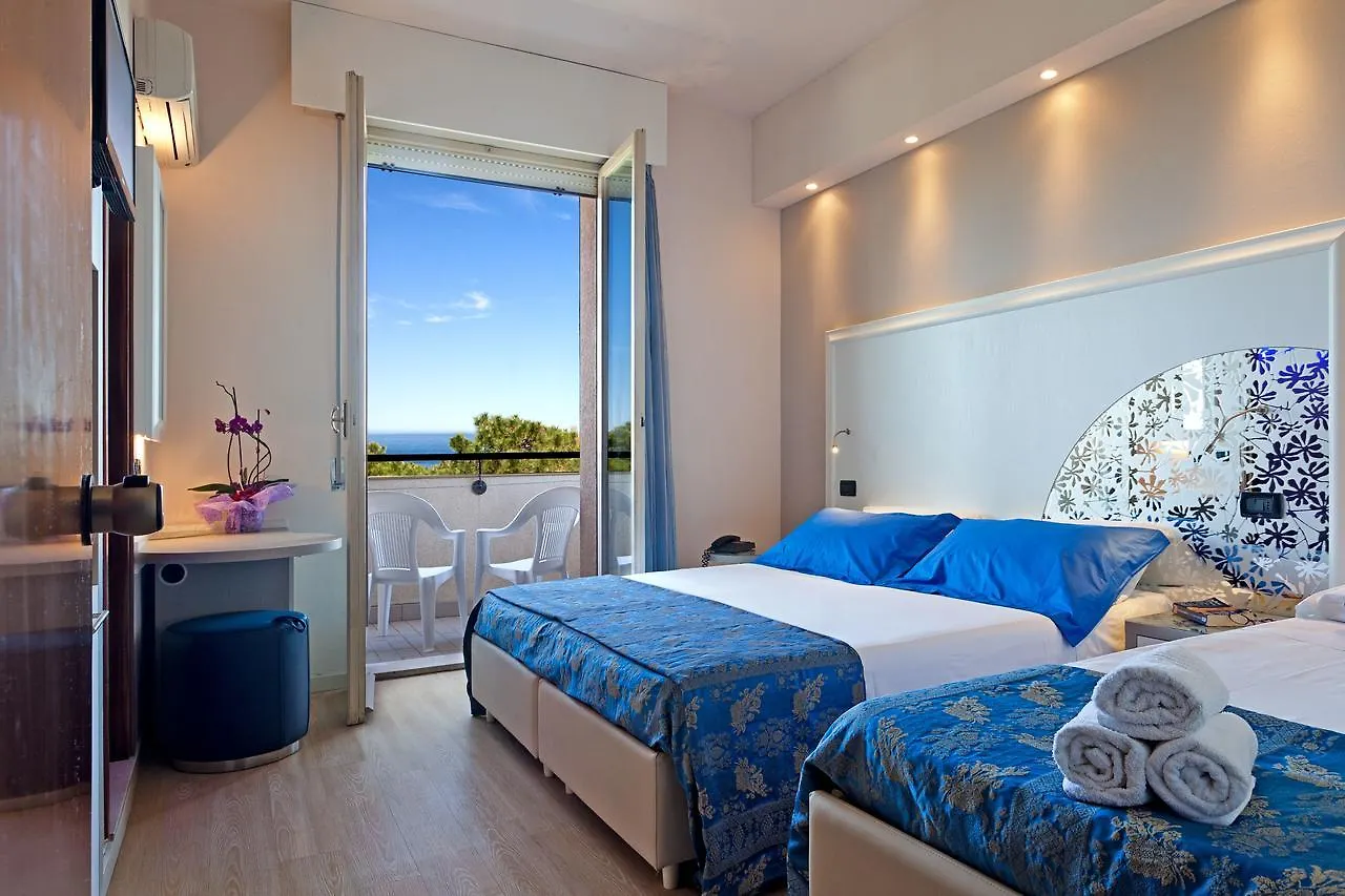 Hotel Krone Лидо-ди-Классе